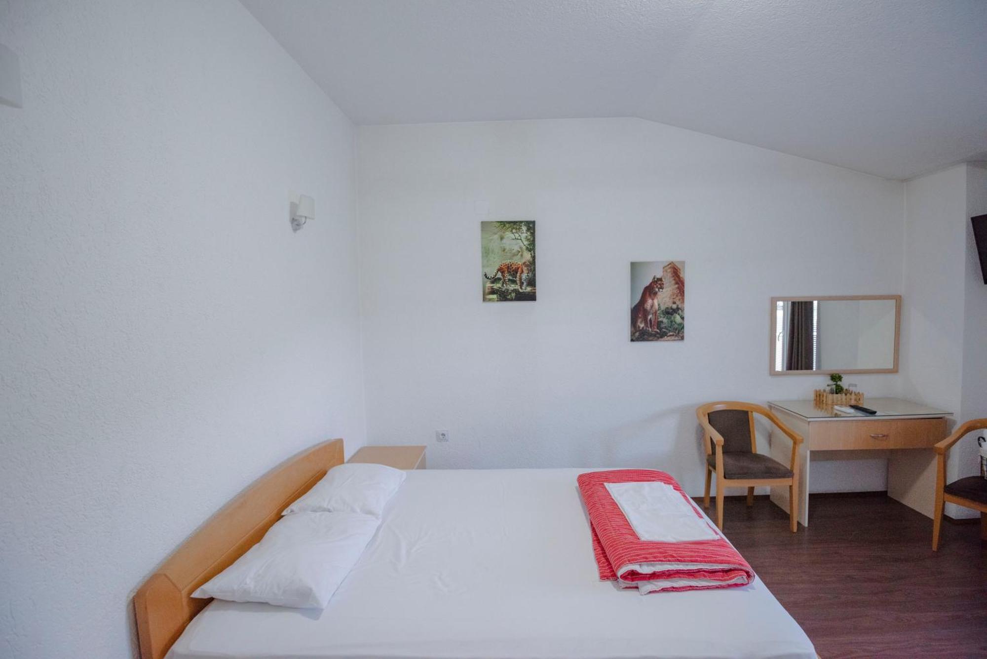 Hotel Kiko Битола Экстерьер фото