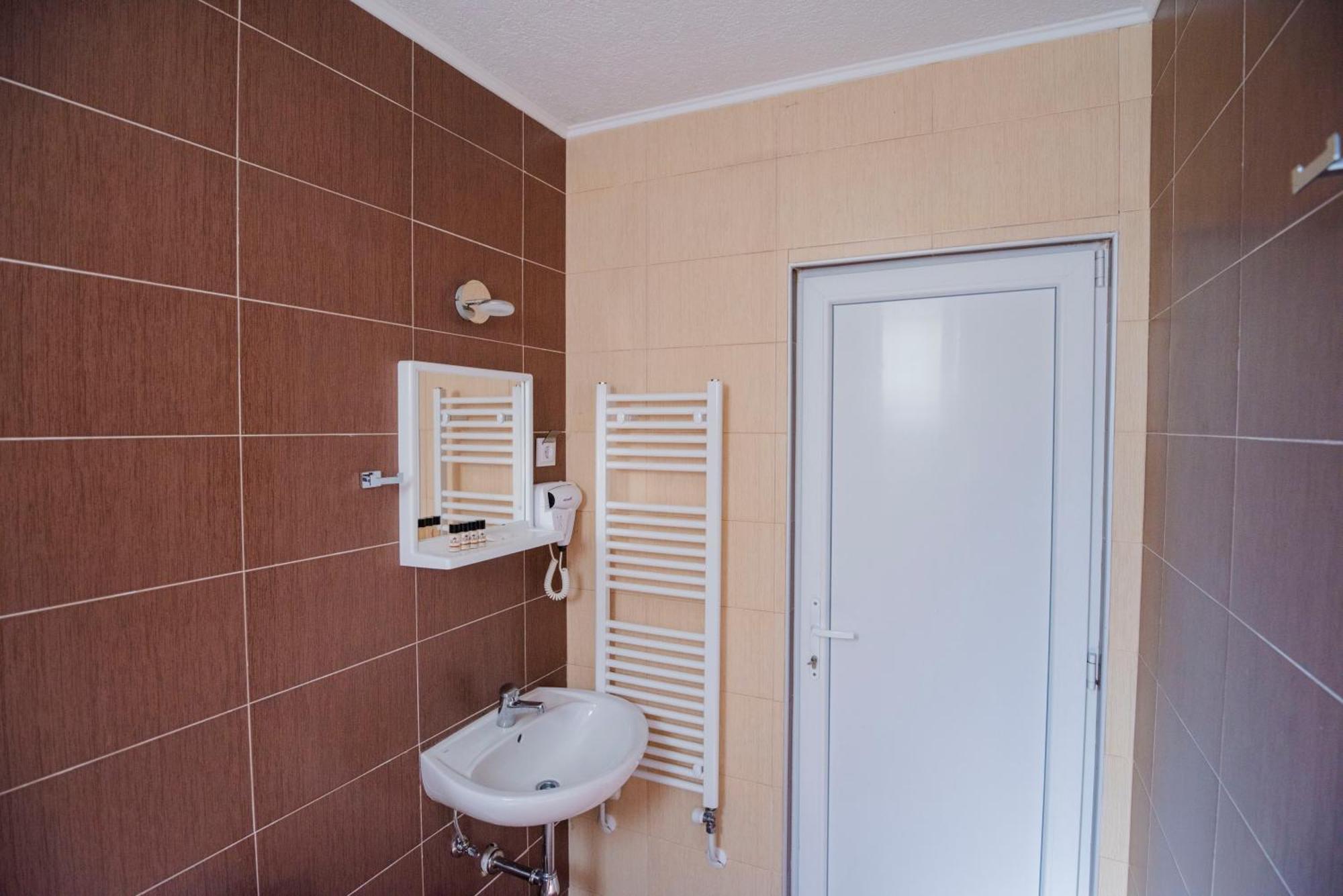 Hotel Kiko Битола Экстерьер фото